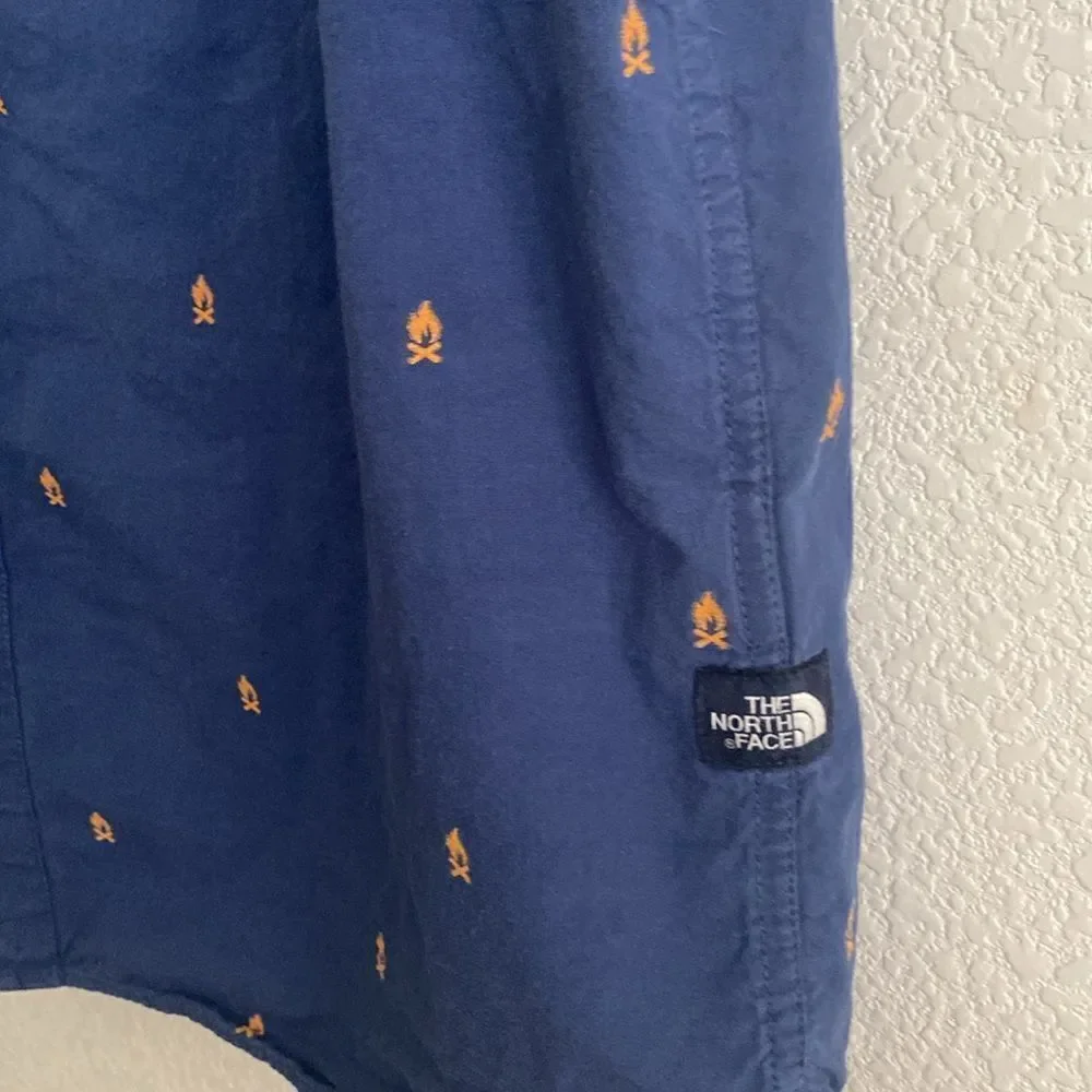 THE NORTH FACE Men’s Navy Button Up Shirt Size XL